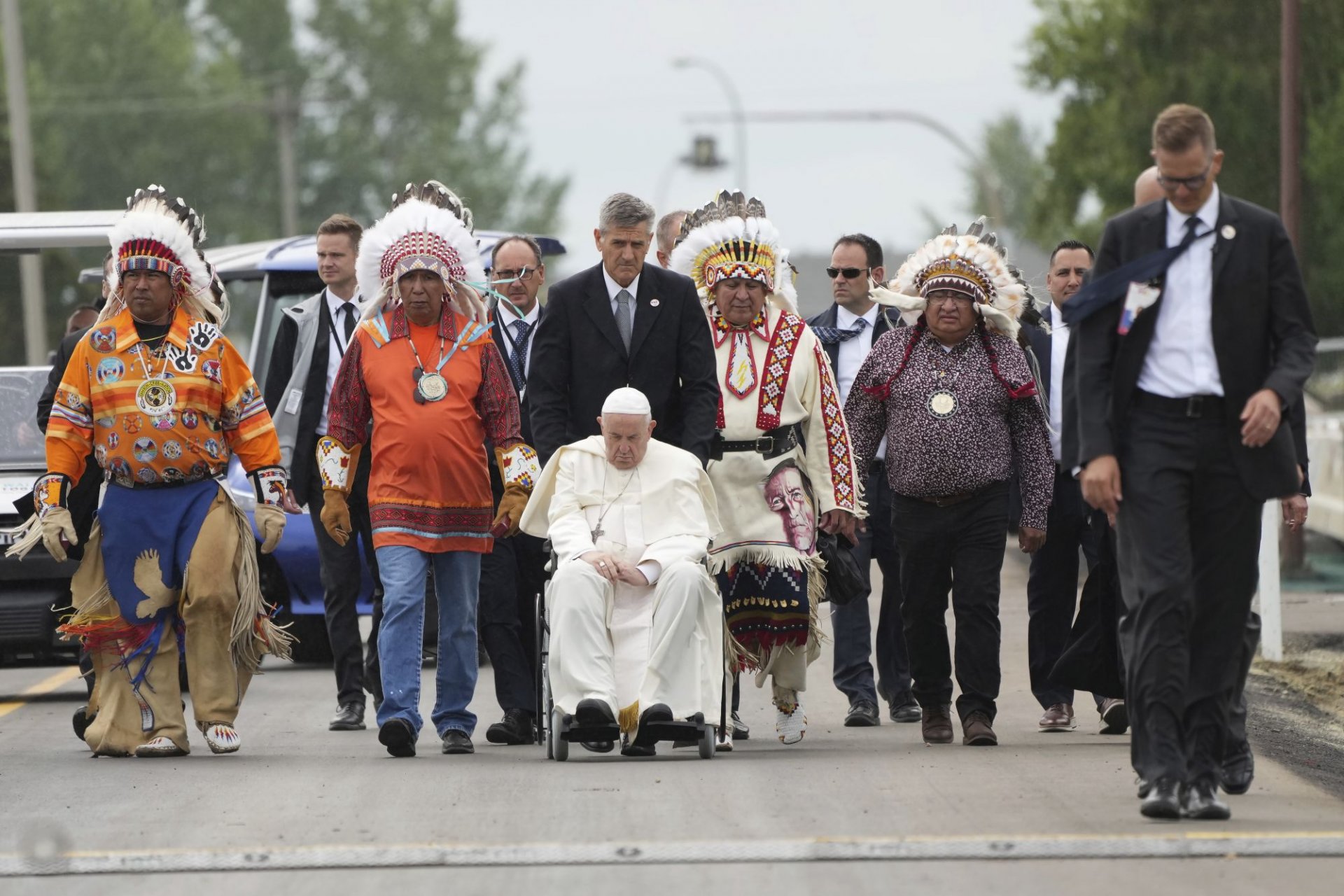 Папа Франциск с вождове от коренното население