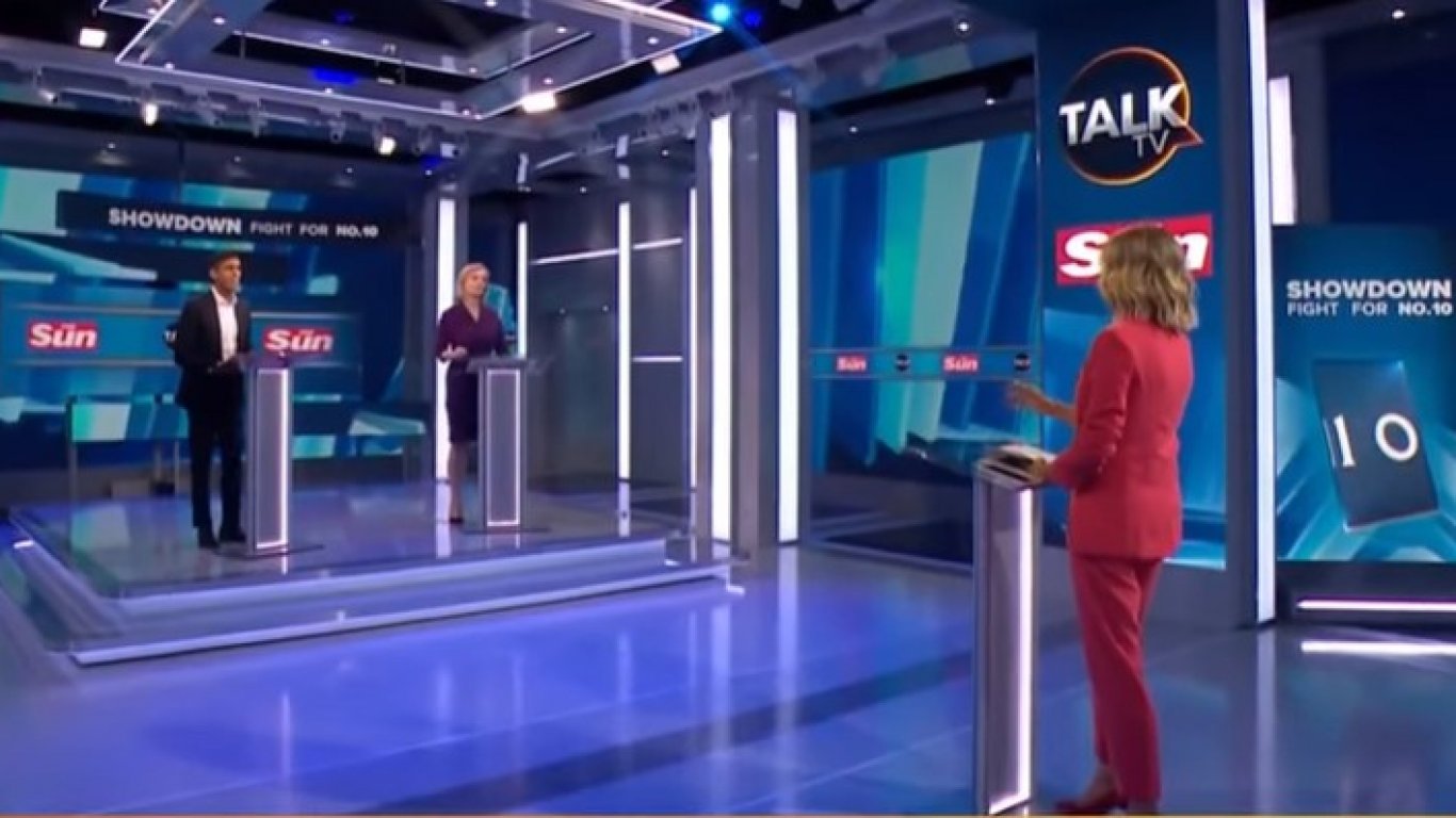 Прекъснаха тв дебата между Риши Сунак и Лиз Тръс - водещата припадна в ефир (видео)