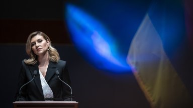 Съпругата на украинския президент Володимир Зеленски заявява че хората в