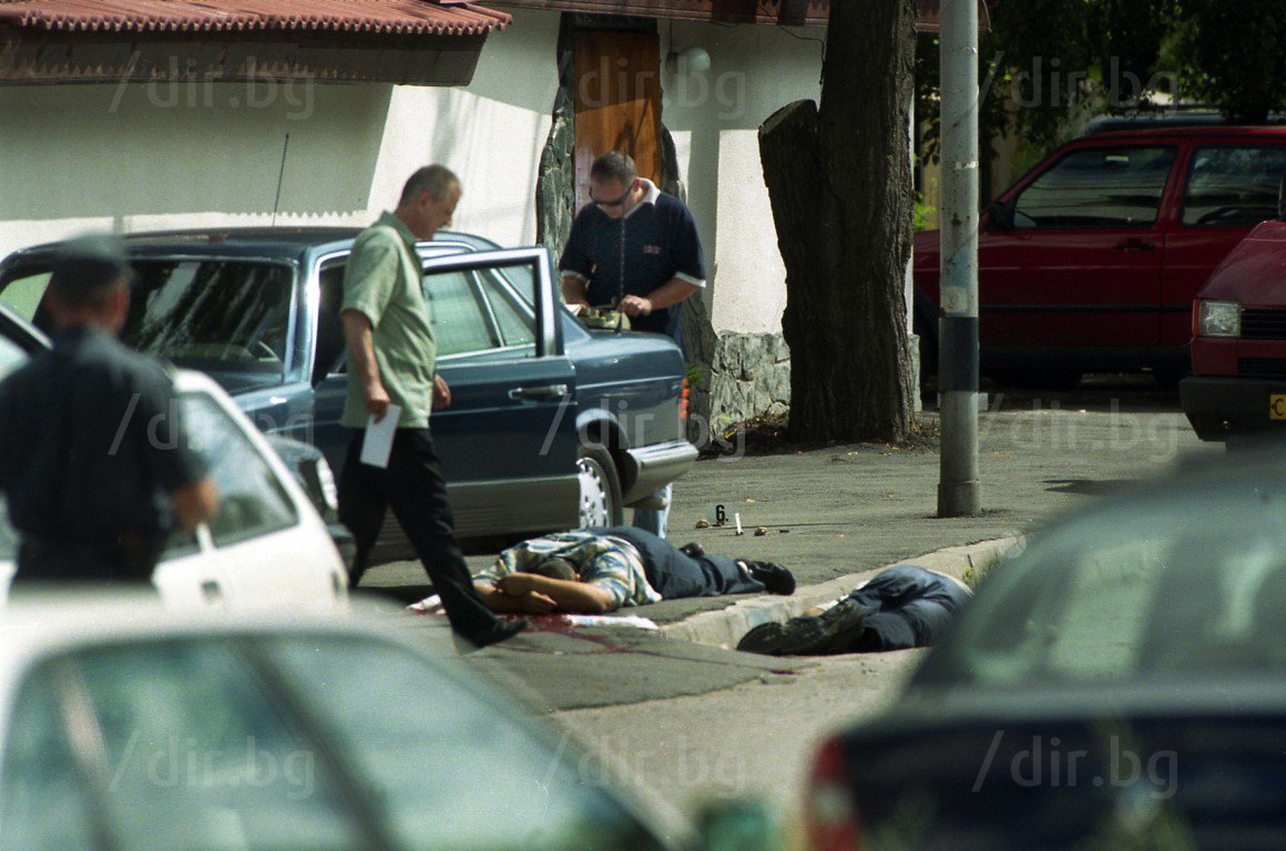 30 юли 2004 г. , ул. "Коломан" 1 в София 