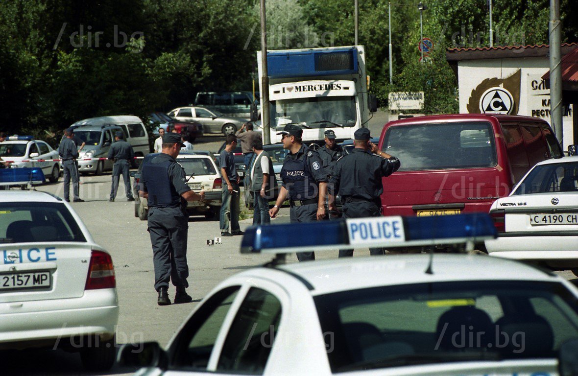 30 юли 2004 г. Цялата полиция е вдигната на крак 