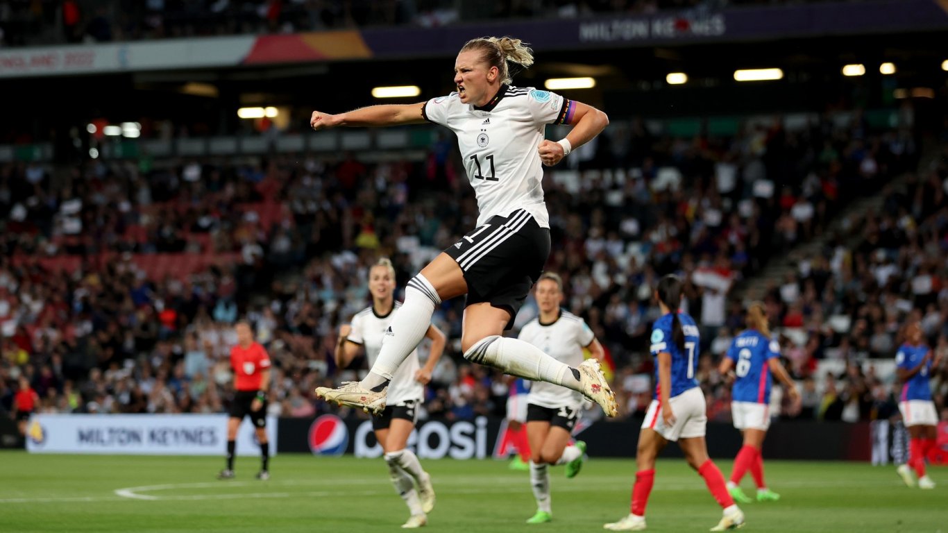Германия изтръгна победа в драма и насрочи класически финал на "Уембли"