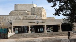НИНКН: Ремонтът на Театър "София" е незаконен