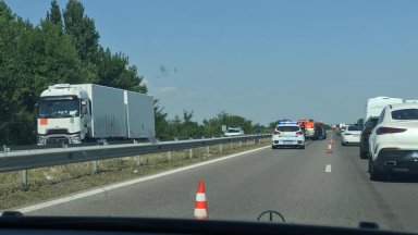 Действието се развива в събота малко след 19 часа когато