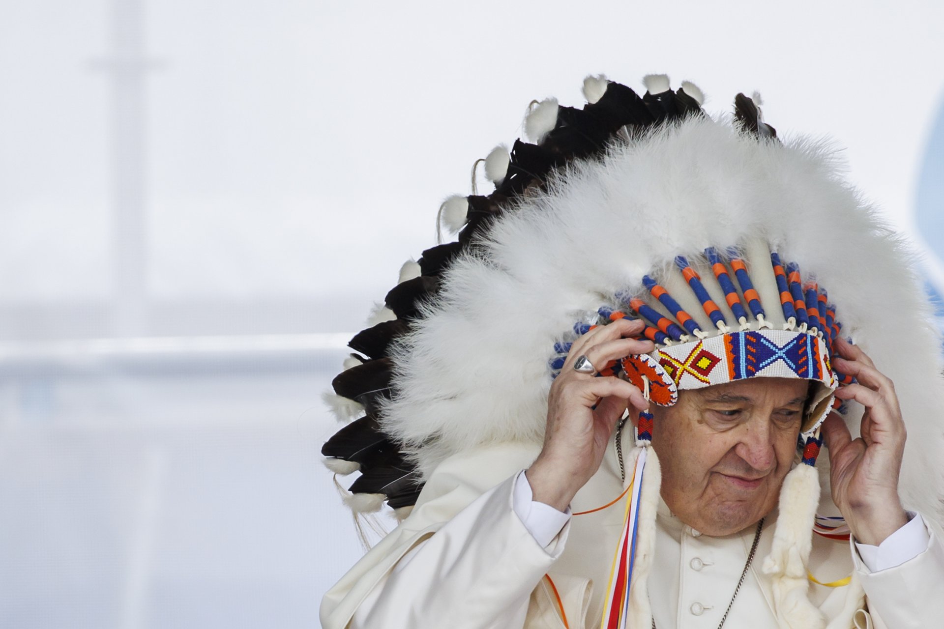 Папа Франциск при индианските лидери в Канада