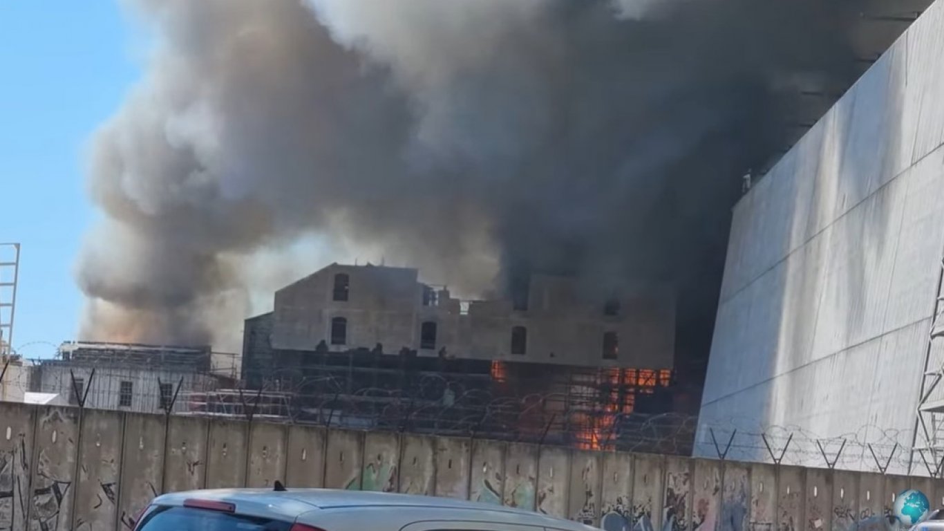 Пожар избухна в легендарния кинокомплекс "Чинечита" в Рим (видео)