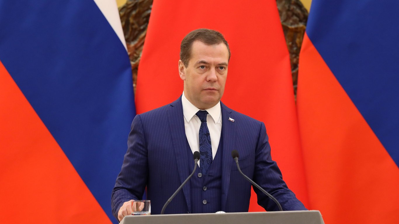 Медведев: Никой няма да вземе Украйна в НАТО, в Алианса са русофоби, но не и самоубийци
