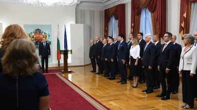 Президентът Румен Радев подписа указ за разпускането на 3 февруари