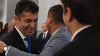 Много бихме се радвали да видим че старите политици си