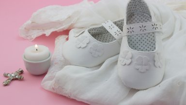 Бебешки дрехи като подаръци за кръщене