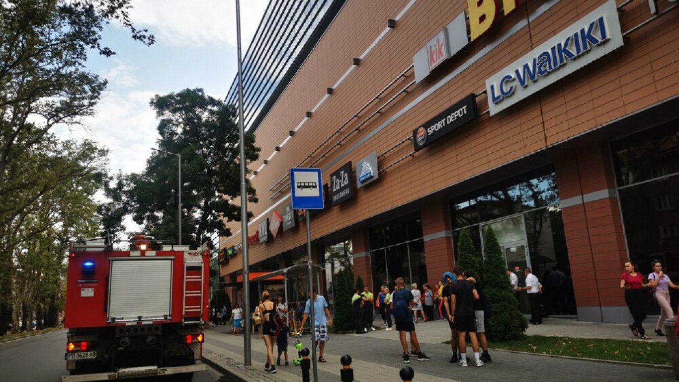 Задимяване предизвика евакуацията на цял мол в Пловдив