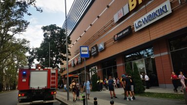 Задимяване предизвика евакуацията на цял мол в Пловдив