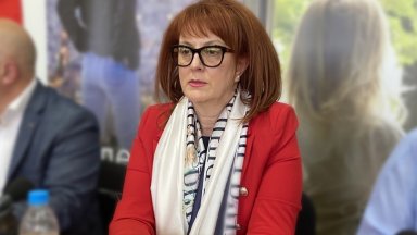 Мария Нейкова се връща на поста областен управител на Бургас