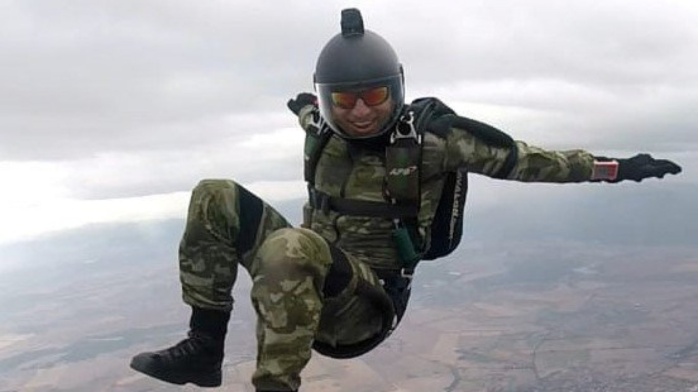 Военен парашутист се събуди след 3 месеца в кома, събират 150 хил. евро за рехабилитацията му