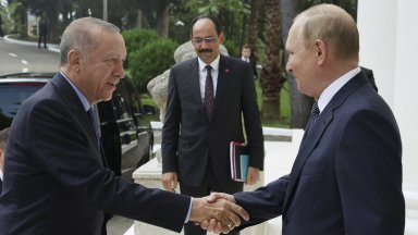 Путин поздрави горещо Ердоган за победата на втория тур на