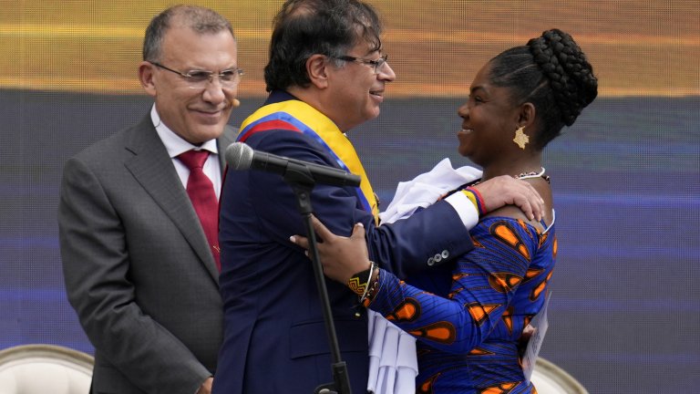 Първият ляв президент на Колумбия положи клетва