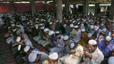Китай предлага подкрепа за репатриране на стотици хиляди мюсюлмани рохинги