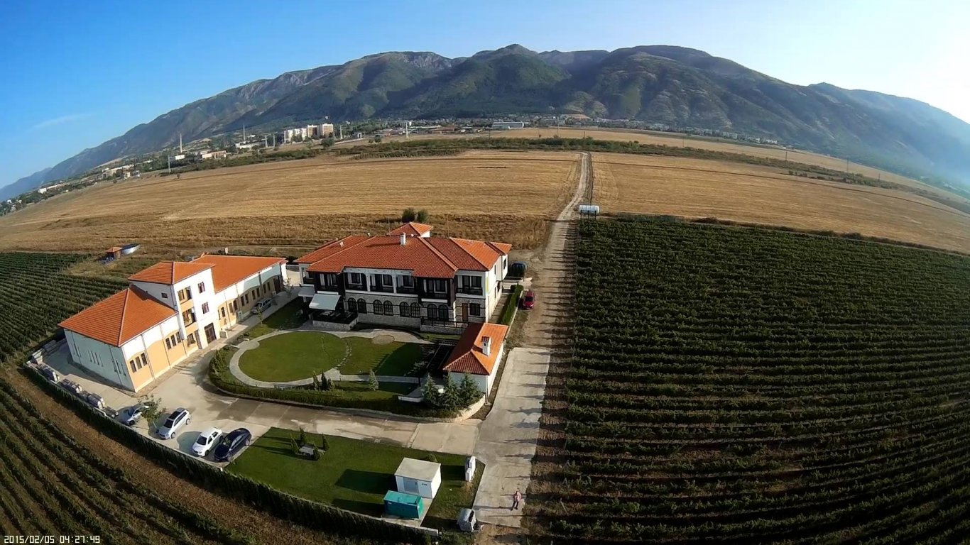 Продават огромен винен комплекс в Пловдивско на търг заради дългове