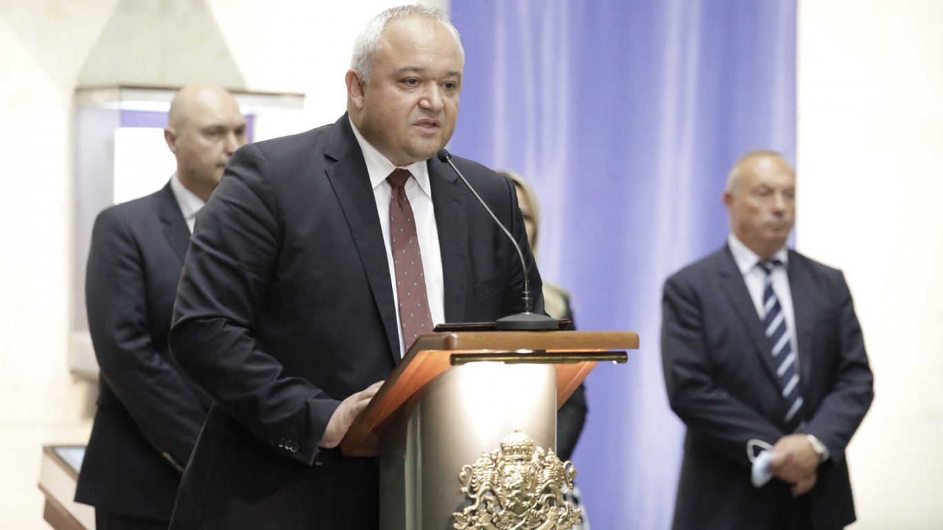 Демерджиев: Дошъл съм да довърша мутрите, а не да ги връщам 