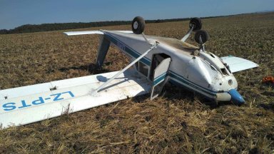 Малък самолет падна край бургаските села Крушевец и Вършило (снимки)
