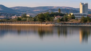 Виж още Полицаи спасиха 52 годишна кърджалийка опитала се да скочи