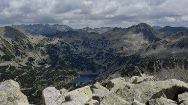 Планинските спасители от Банско и Добринище в момента провеждат тежка