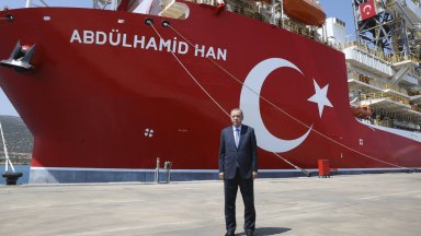 Ердоган изпрати новия сондажен кораб на взривоопасна мисия 