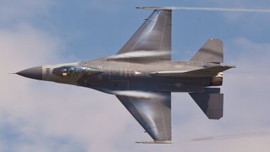 Изтребителите F 16 Block 70 за България са в процес на