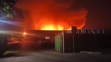 Голям теч на амоняк след обстрел на пивоварна разпростря отровен облак над Донецк (видео)