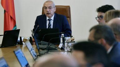 Служебният премиер Гълъб Донев призова министрите си да запазят самообладание