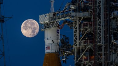 САЩ отлагат изпращането на астронавти на Луната до 2026 г.