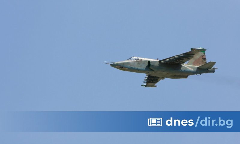 Руски военен самолет Су-25 се разби над село във Валуйски