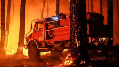 Чудовищният пожар край Бордо не стихва, хиляди са евакуирани, ЕС изпраща огнеборци от 4 страни