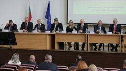 Премиерът към МВР: Направете възможното и невъзможното да овладеем войната по пътищата