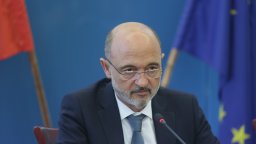 Здравният министър сменя ръководството на "Александровска", поема я проф. Атанас Йонков