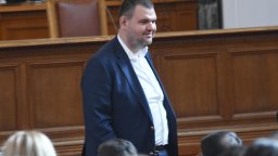 Пеевски заведе съдебен иск в САЩ, настоява да го извадят от "Магнитски" 