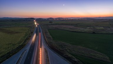 Автомобил с 19 годишен водач без книжка и още 4 ма пътници