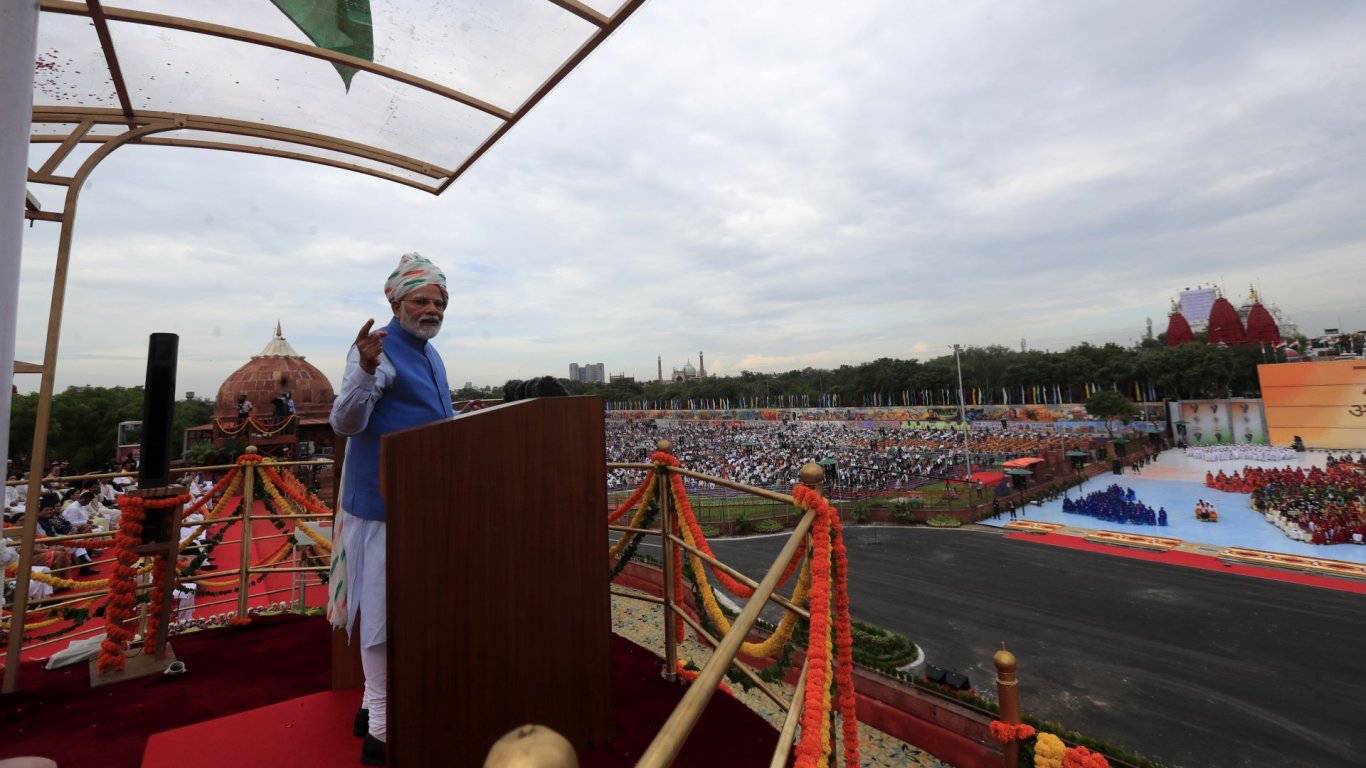 Нарендра Моди обеща през следващите 25 г. да направи Индия развита страната 