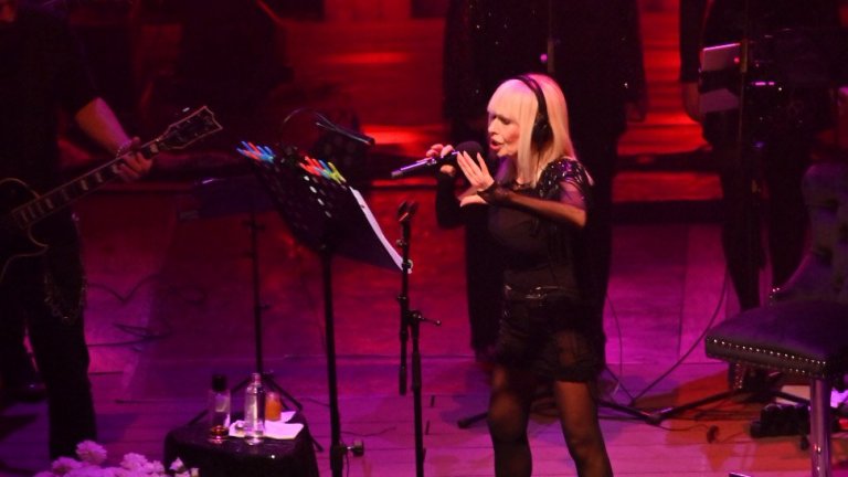 Лили Иванова тръгва на турне