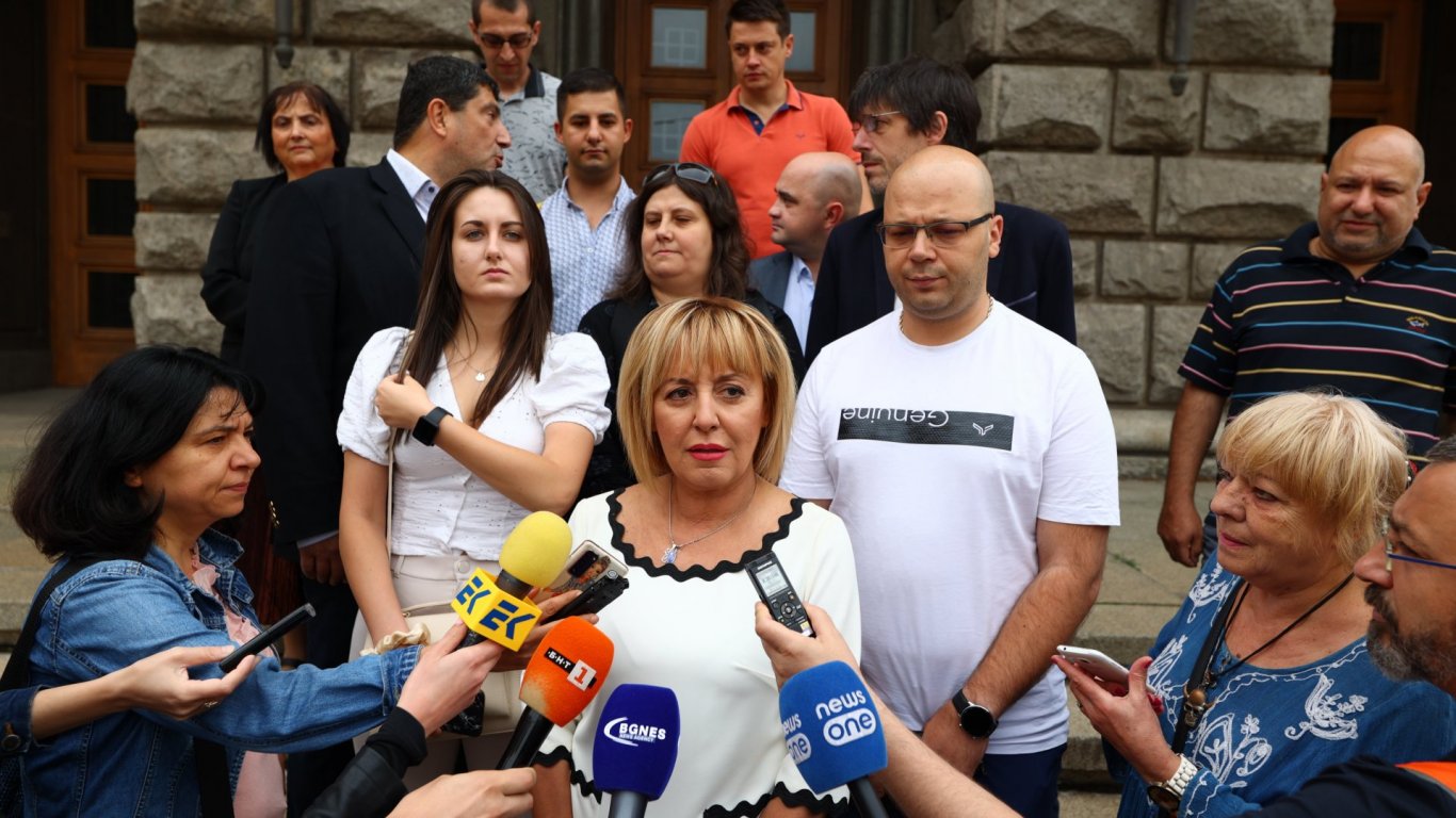 "Изправи се България" ще се яви самостоятелно на изборите, подкрепена от граждански формации