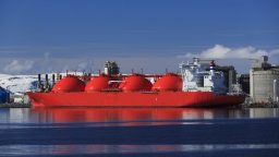 Пазарът на втечнен природен газ ще остане белязан от резки промени в цените