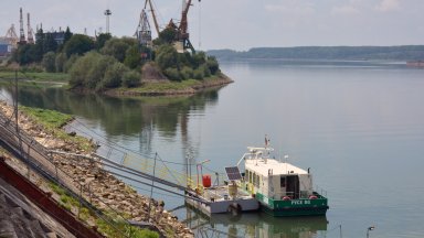 70-годишен капитан на кораб падна зад борда във водите на Дунав край Русе, издирват го