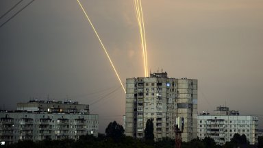 Три експлозии са били чути а след това днес е