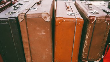 Жена за която се предполага че е член на семейството