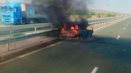 Катастрофа и пожар затвориха магистрала "Тракия", има загинало дете (снимки)