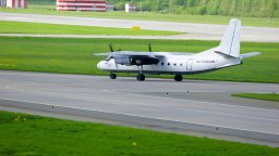 Два инцидента със самолети в Русия – единият счупи крило, другият кацна с отказал мотор