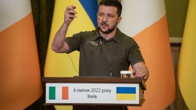 Украинският президент Володимир Зеленски днес призова Европейския съюз да забрани