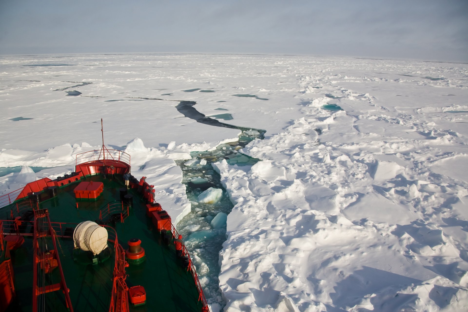 Напред по Северния морски път