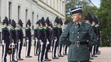 Норвегия гони 30 кралски гвардейци за употреба на наркотици