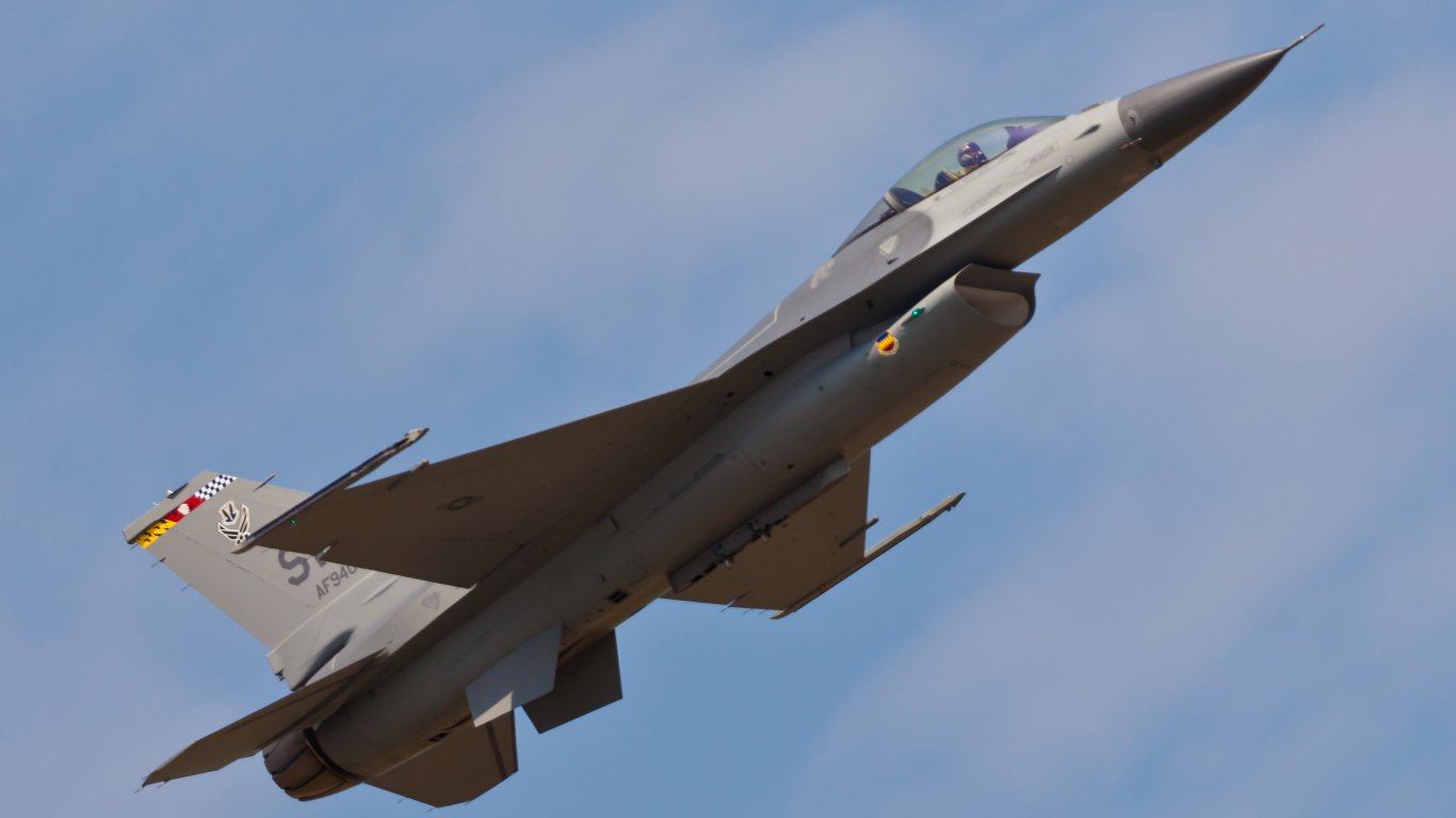 Белият дом: САЩ са готови да обучават на своя територия украински пилоти на Ф-16